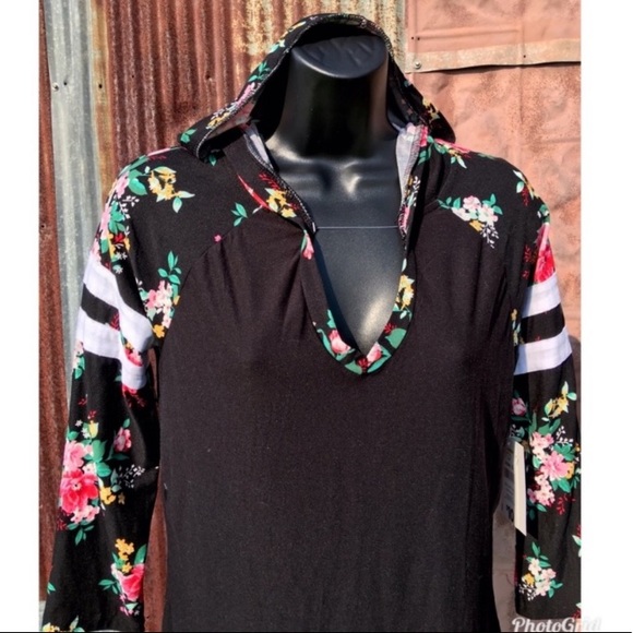 5🌟 Rated..Floral Pullover Hoodie - Picture 5 of 6